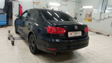 Volkswagen Jetta 2011 года, 190 000 км - вид 4