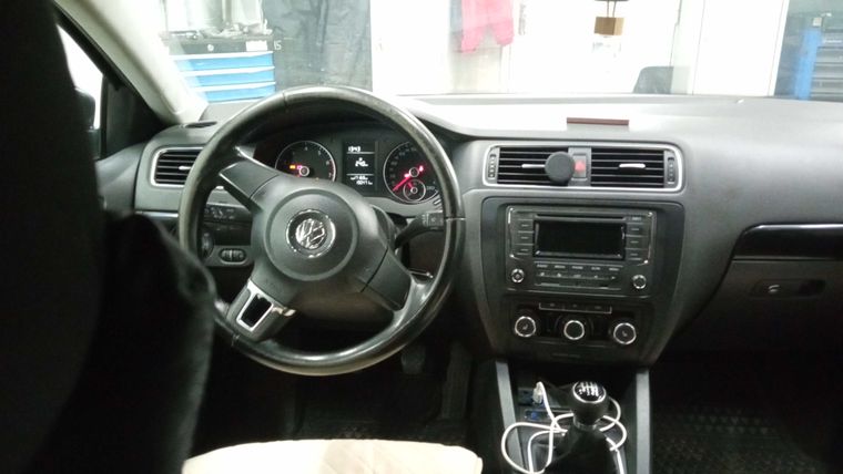 Volkswagen Jetta 2011 года, 190 000 км - вид 5