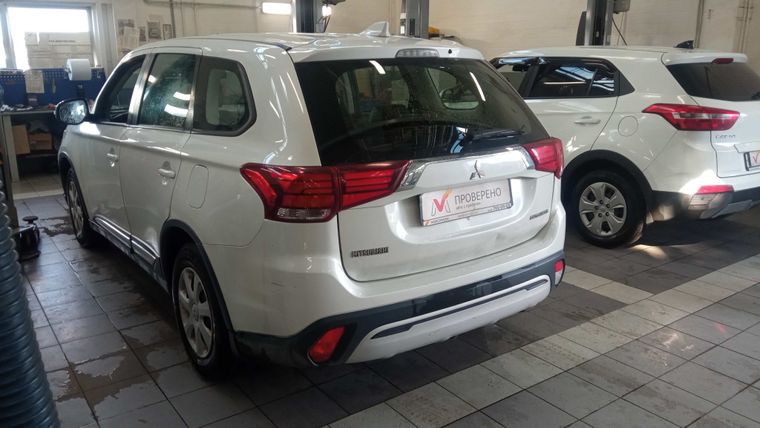 Mitsubishi Outlander 2019 года, 99 000 км - вид 3