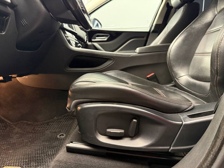 Jaguar F-Pace 2017 года, 222 599 км - вид 14
