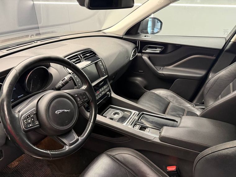 Jaguar F-Pace 2017 года, 222 599 км - вид 8