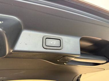 Jaguar F-Pace 2017 года, 222 599 км - вид 22