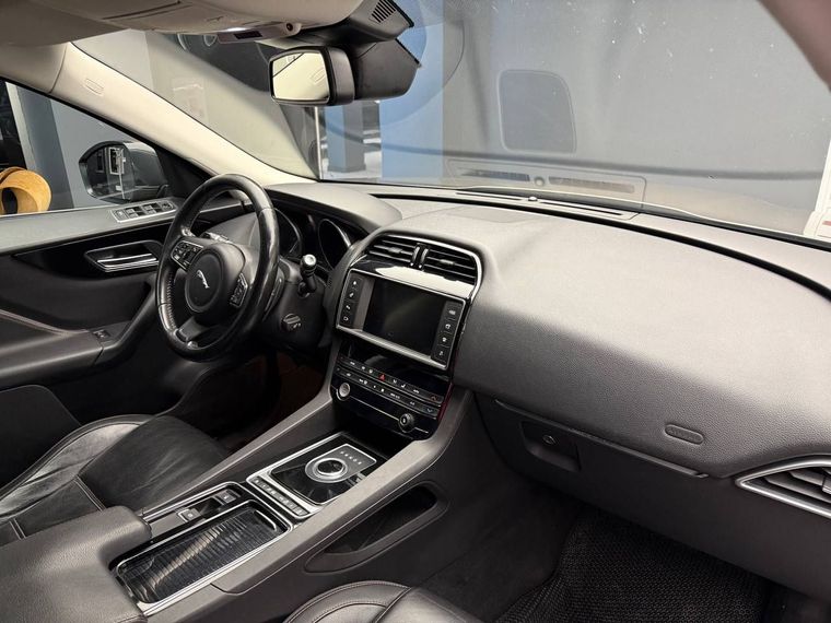 Jaguar F-Pace 2017 года, 222 599 км - вид 13