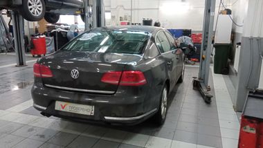 Volkswagen Passat 2012 года, 264 321 км - вид 3