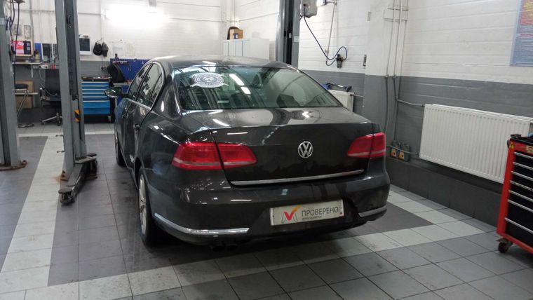 Volkswagen Passat 2012 года, 264 321 км - вид 4