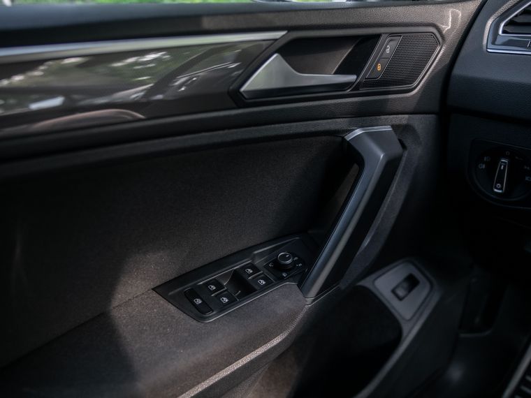 Volkswagen Tiguan 2019 года, 164 931 км - вид 10