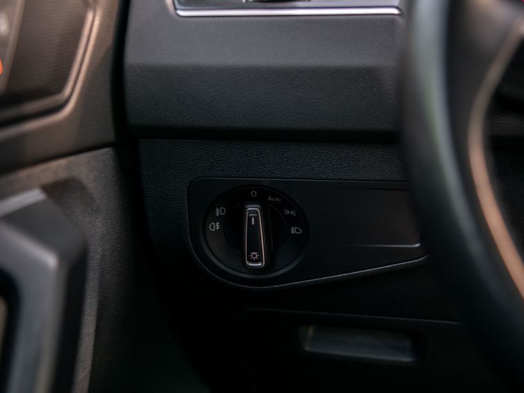Volkswagen Tiguan 2019 года, 164 931 км - вид 11
