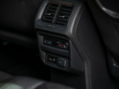 Volkswagen Tiguan 2019 года, 164 931 км - вид 13