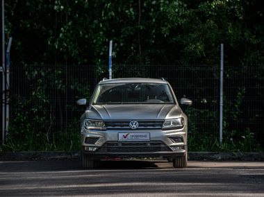 Volkswagen Tiguan 2019 года, 164 931 км - вид 3