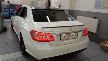 Mercedes-Benz E-класс 2012 года, 257 164 км - вид 4