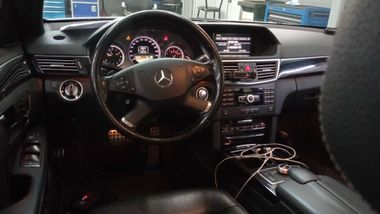 Mercedes-Benz E-класс 2012 года, 257 164 км - вид 5