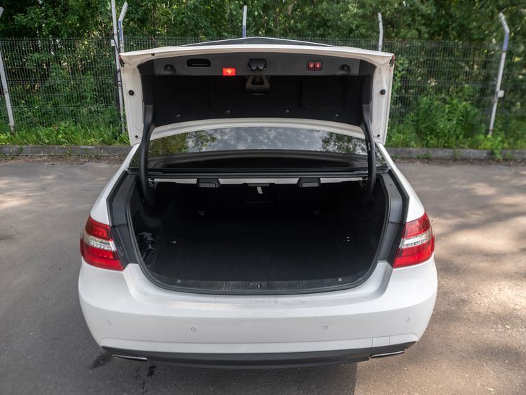 Mercedes-Benz E-класс 2012 года, 257 164 км - вид 17