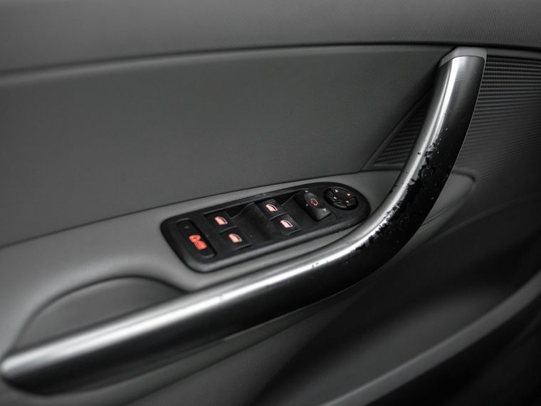 Peugeot 308 2008 года, 198 026 км - вид 9