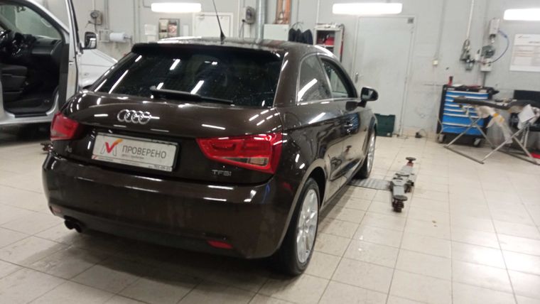 Audi A1 2011 года, 114 649 км - вид 4