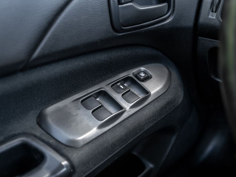 Mitsubishi Lancer 2006 года, 215 228 км - вид 9
