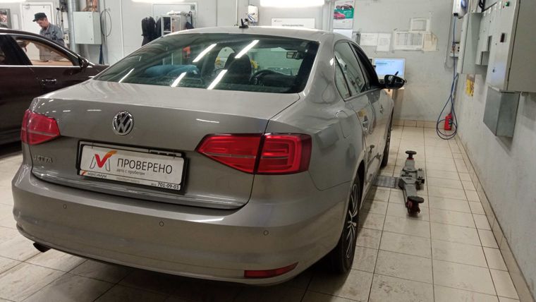 Volkswagen Jetta 2016 года, 174 397 км - вид 3