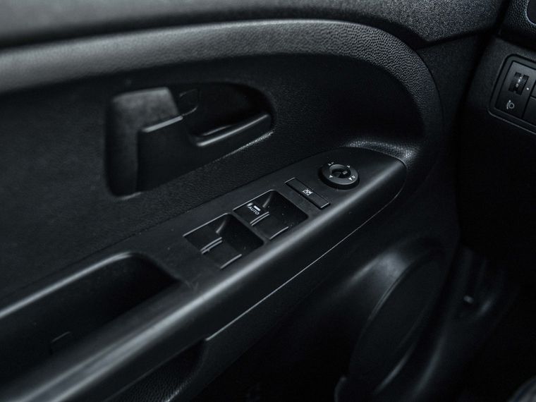 KIA Venga 2012 года, 192 816 км - вид 9