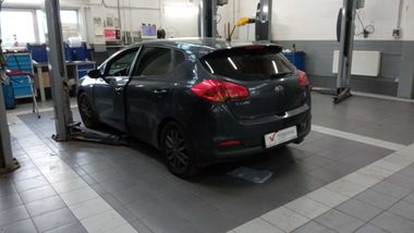 KIA Ceed 2014 года, 130 546 км - вид 4