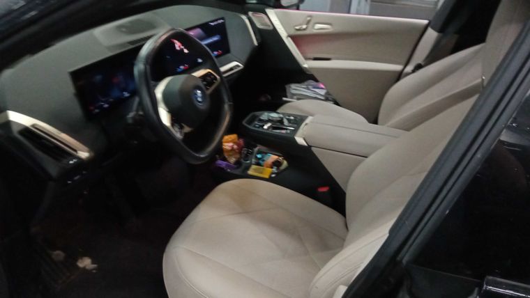 BMW iX 2021 года, 72 305 км - вид 3