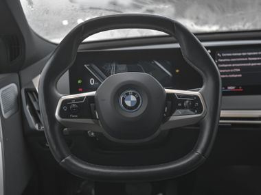 BMW iX 2021 года, 72 305 км - вид 4