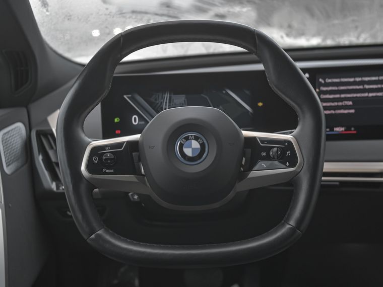 BMW iX 2021 года, 72 305 км - вид 4