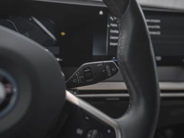 BMW iX 2021 года, 72 305 км - вид 5