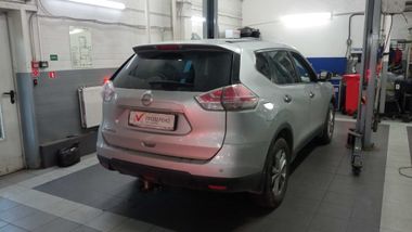 Nissan X-Trail 2017 года, 195 068 км - вид 3