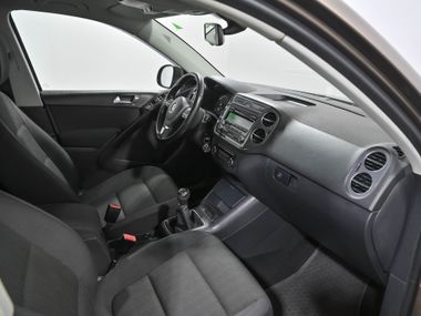 Volkswagen Tiguan 2014 года, 117 128 км - вид 16