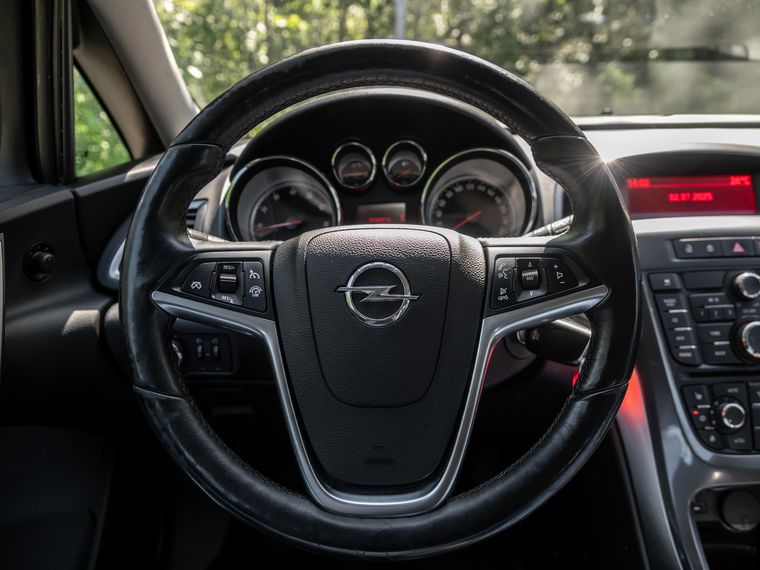 Opel Astra 2013 года, 161 112 км - вид 6
