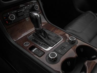 Volkswagen Touareg 2011 года, 254 835 км - вид 10