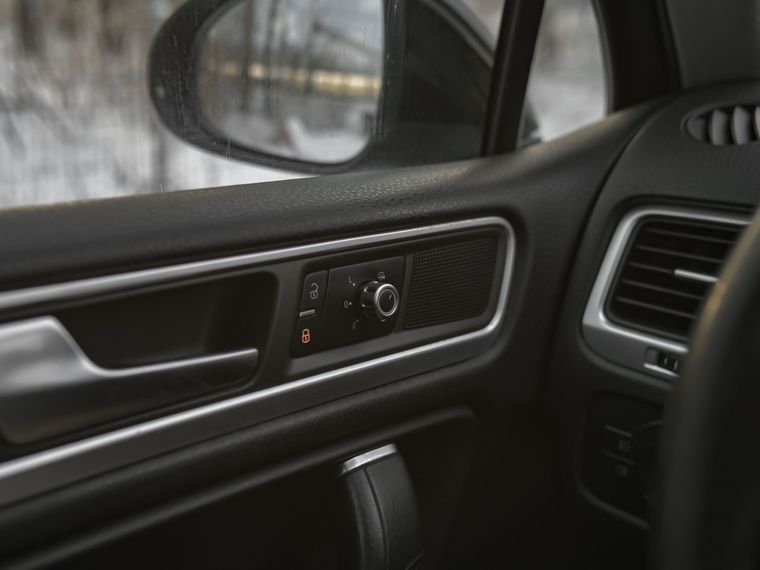 Volkswagen Touareg 2011 года, 254 835 км - вид 12