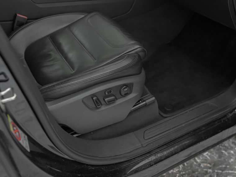 Volkswagen Touareg 2011 года, 254 835 км - вид 17