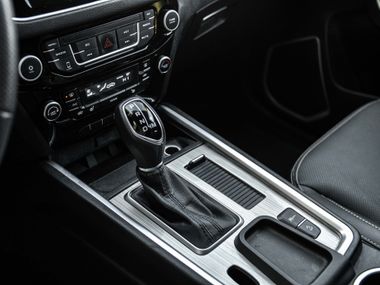 Серый Geely Emgrand X7 2019 года | VIN 330000
