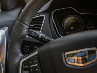 Серый Geely Emgrand X7 2019 года | VIN 330000