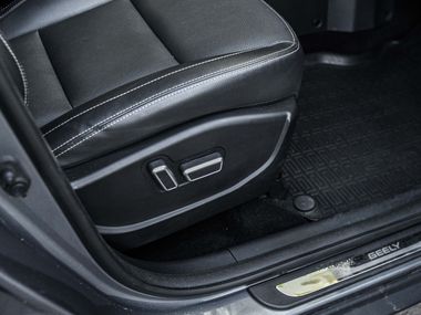 Серый Geely Emgrand X7 2019 года | VIN 330000