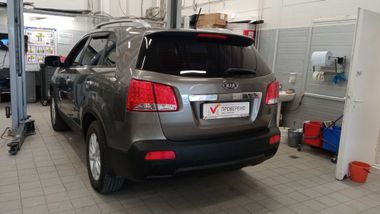 KIA Sorento 2011 года, 136 855 км - вид 4