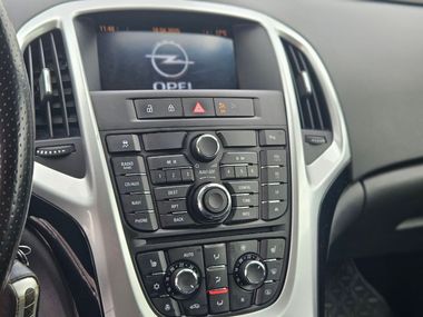 Opel Astra GTC 2013 года, 120 115 км - вид 9