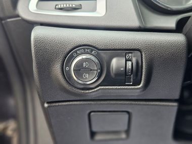Opel Astra GTC 2013 года, 120 115 км - вид 11