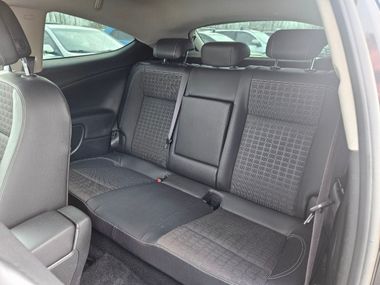 Opel Astra GTC 2013 года, 120 115 км - вид 13