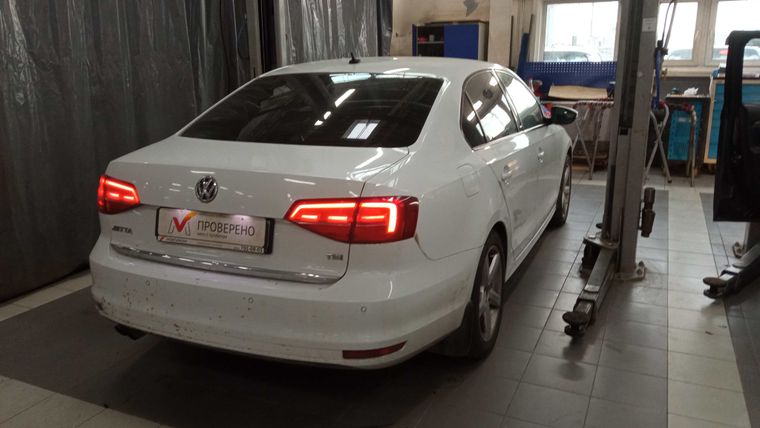 Volkswagen Jetta 2016 года, 187 968 км - вид 3