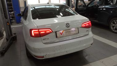 Volkswagen Jetta 2016 года, 187 968 км - вид 4