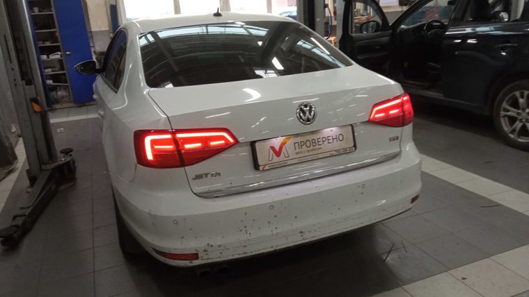 Volkswagen Jetta 2016 года, 187 968 км - вид 4