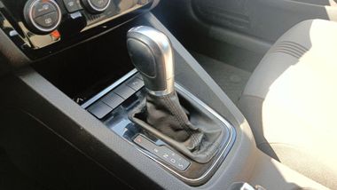 Volkswagen Jetta 2016 года, 187 968 км - вид 13