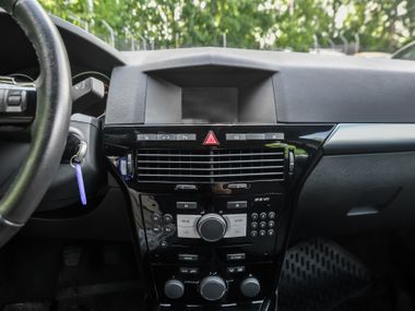 Opel Astra 2011 года, 119 000 км - вид 7