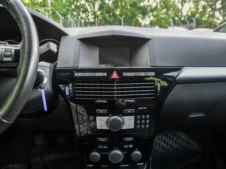 Opel Astra 2011 года, 119 000 км - вид 7