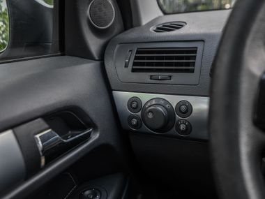 Opel Astra 2011 года, 119 000 км - вид 9