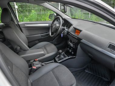 Opel Astra 2011 года, 119 000 км - вид 12