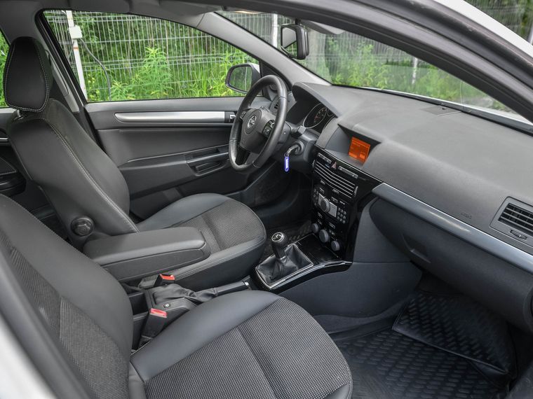 Opel Astra 2011 года, 119 000 км - вид 12