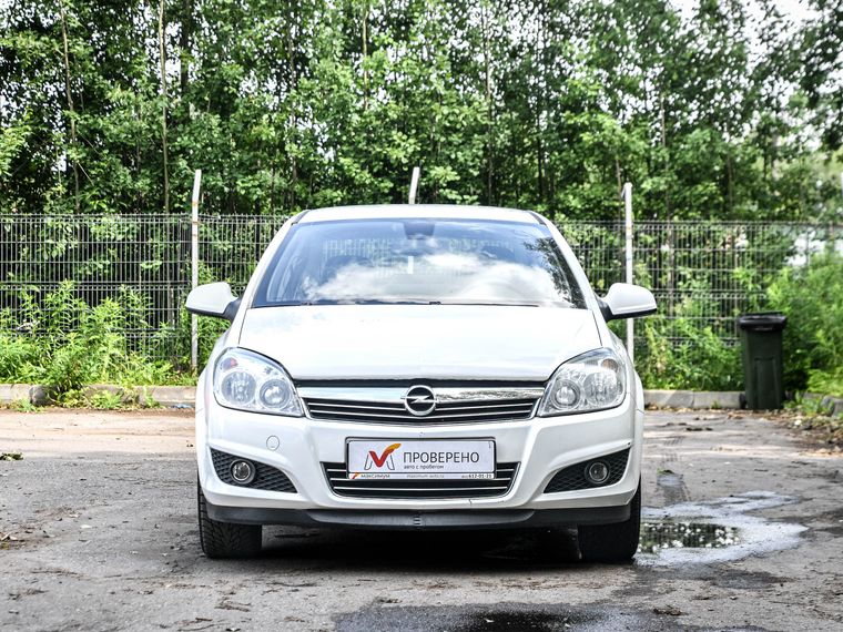 Opel Astra 2011 года, 119 000 км - вид 3