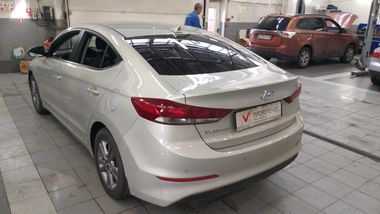Hyundai Elantra 2017 года, 97 748 км - вид 4